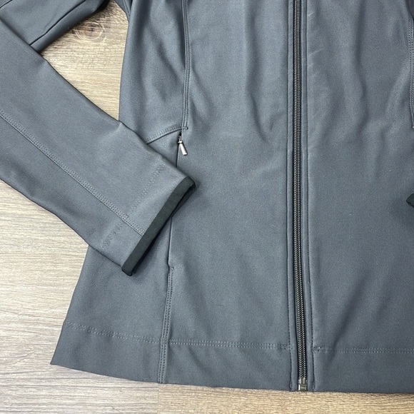 Lucy Women’s Charcoal Grey Performance Zip Up Light Weight Tech Jacket, size XS - Picture 3 of 10